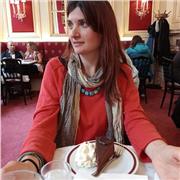 Insegnante con dieci anni d'esperienza disponibile per lezioni in Italiano, Storia, Geografia, Storia dell'Arte, Latino, Greco